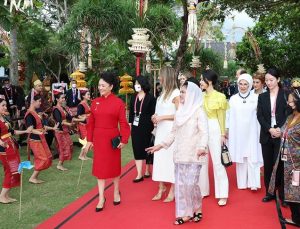 Emine Erdoğan, Endonezya’da lider eşleriyle bir araya geldi