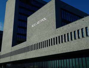 Europol’den suç örgütlerine operasyon: 382 gözaltı