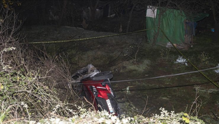Eyüpsultan’da devrilen otomobilde iki kişi hayatını kaybetti
