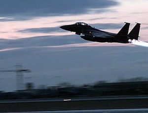 Suudi Arabistan’a ait bir F-15 savaş uçağı düştü