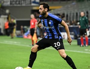 Hakan Çalhanoğlu, Inter ile olan sözleşmesini uzattı