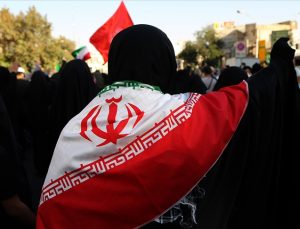 İran’da 16 yaşındaki protestocu intihar etti