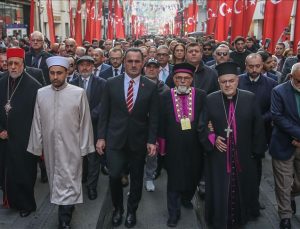 Teröre karşı anlamlı yürüyüş: “İstiklal Bizim”