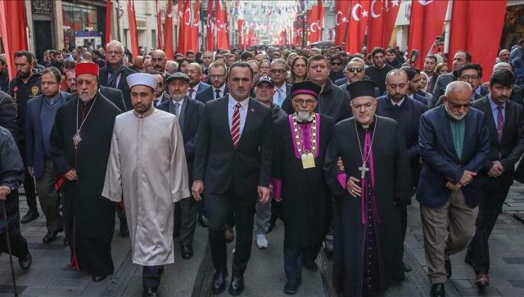 Teröre karşı anlamlı yürüyüş: “İstiklal Bizim”