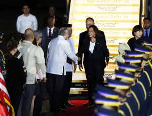 Kamala Harris: Filipinler’le savunma anlaşmasına bağlığız