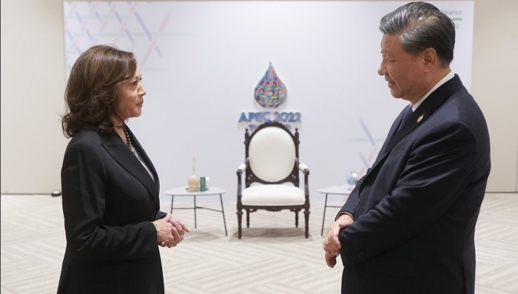 Çin Devlet Başkanı Şi ile ABD Başkan Yardımcısı Harris, APEC Zirvesi’nde görüştü