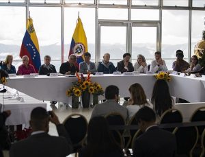 Kolombiya hükümeti, ELN ile barış görüşmelerine başladı