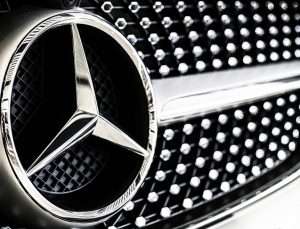 Mercedes-Benz, Almanya’da otomatik sürüş için onay aldı