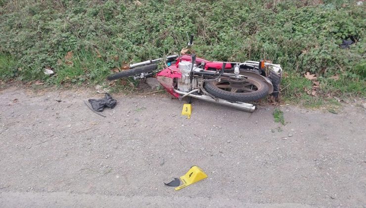Kamyonetin çarptığı motosikletteki 2 liseli öldü