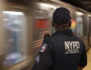 NYPD metro gaspçılarını arıyor