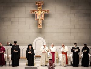 Papa Franciscus, Our Lady of Arabia Katedrali’nde Barış duası yaptı