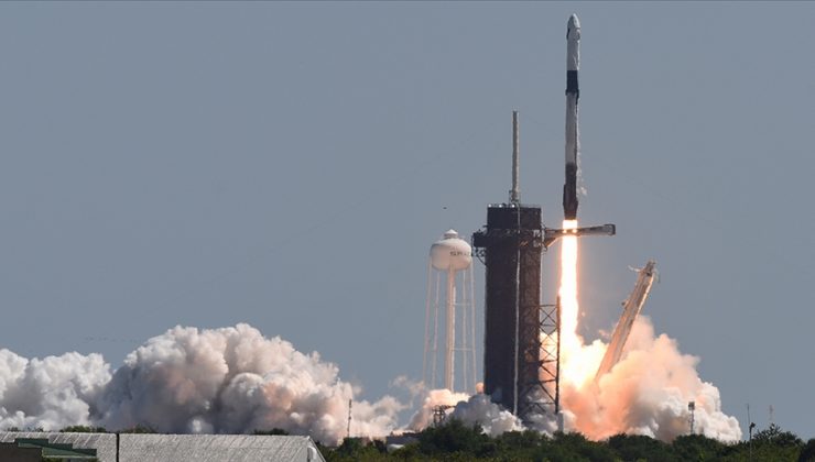 SpaceX’in Dragon kapsülü 4 ton kargoyla uzaya fırlatıldı