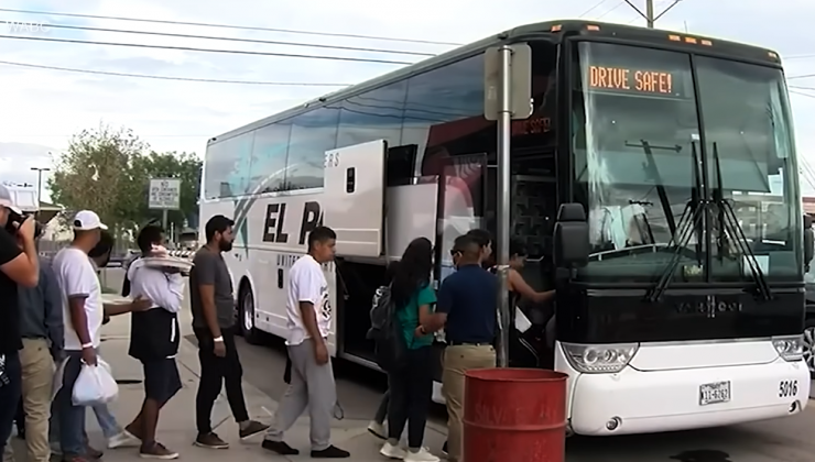 Teksas, ABD eyaletlerine göçmen göndermeye devam ediyor