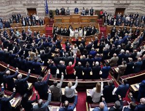 Dinleme skandalı, Yunan Parlamentosu’nda görüşüldü
