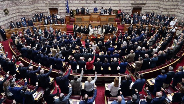 Dinleme skandalı, Yunan Parlamentosu’nda görüşüldü