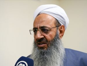 İranlı Sünni din adamından referandum çağrısı