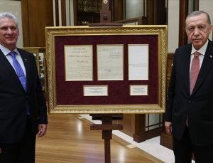 Cumhurbaşkanı Erdoğan’dan Küba Devlet Başkanı Bermudez’e tarihi hediye