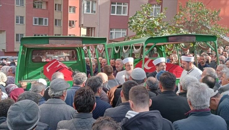 Saldırıda hayatını kaybeden Topkara çifti çocuklarını halalarına emanet ederek gezmeye çıkmış