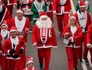 Madrid’de 6 binden fazla kişi Noel Baba kostümüyle koştu