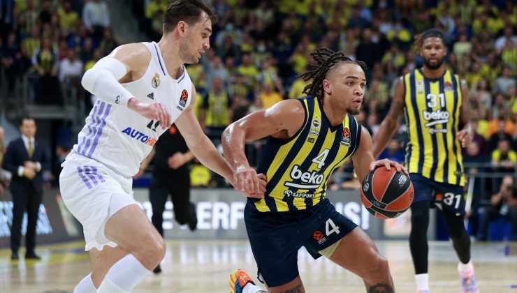 Fenerbahçe Beko evinde yaralı