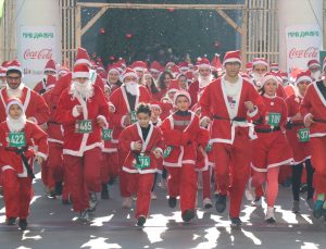 Kuzey Makedonya’da Noel Babalar yarıştı