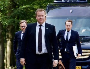 Finlandiya Savunma Bakanı babalık iznine çıkıyor