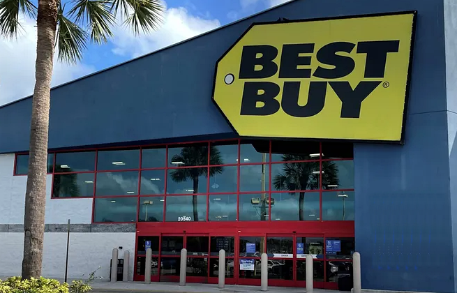 Best Buy 2024 yılında 10 ila 15 mağazasını kapatıyor