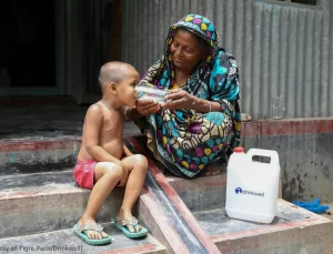 ABD’li şirket Bangladeş’te temiz su dağıtıyor