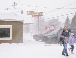 Kar fırtınası ABD’de hayatı durma noktasına getirdi