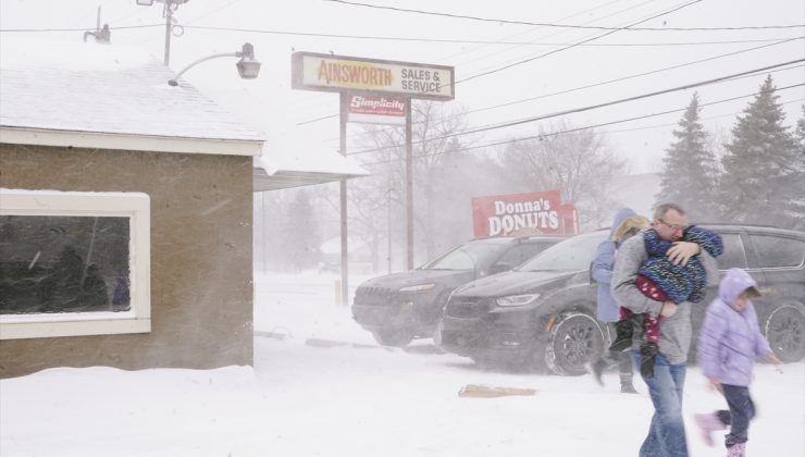 Kar fırtınası ABD’de hayatı durma noktasına getirdi