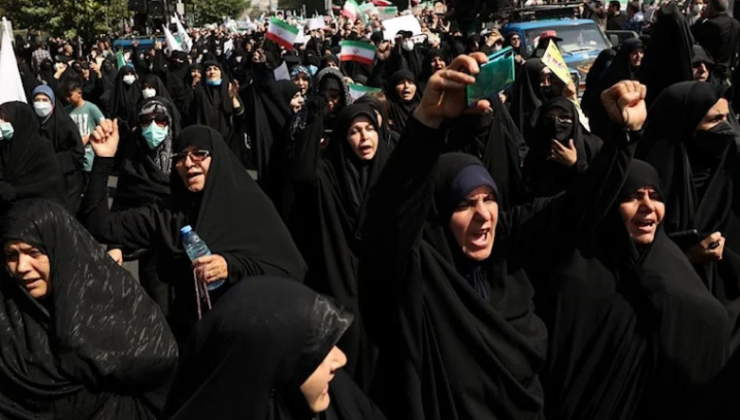 İran’da başörtüsüz kadınlara ekonomik kısıtlama