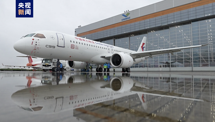 Dünyanın ilk C919 uçağı göklerde