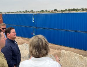 ABD hükümetinden, Meksika sınırına konteyner bariyeri kuran Arizona eyaletine dava