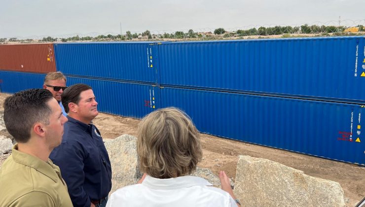 ABD hükümetinden, Meksika sınırına konteyner bariyeri kuran Arizona eyaletine dava