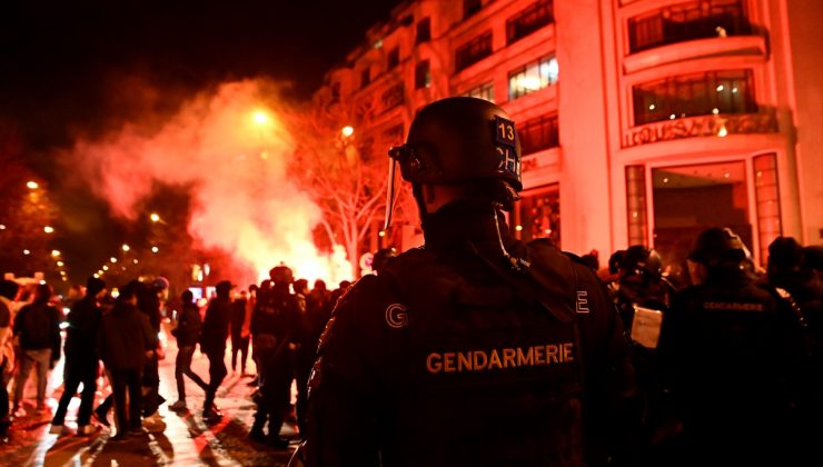 Fransa’da aşırı sağcı gruplar Faslı taraftarlara saldırdı