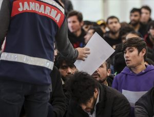 “Şok evlerine” operasyon: 95 göçmen yakalandı