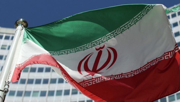 İran’da giyim kurallarına uymayan AVM kapatıldı