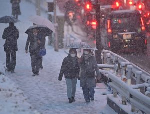 Japonya’da yoğun kar yağışları 8 can aldı