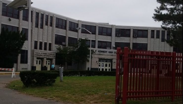 Paterson  JFK Lisesi’nde arbede, 3 silah ele geçirildi