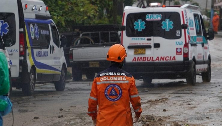 Kolombiya’da otoyolda toprak kayması sonucu 27 kişi hayatını kaybetti