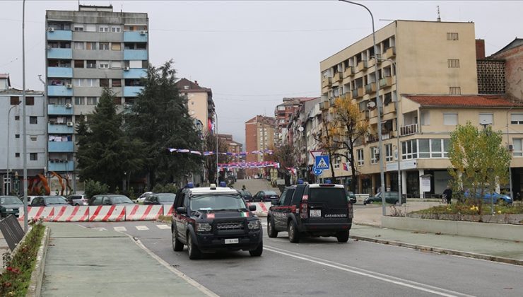 Kosova’da gerilim tırmanıyor: Sırplardan yeni barikatlar!
