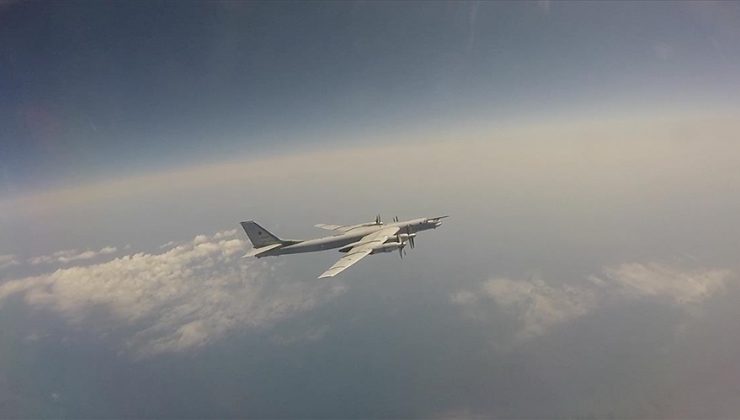 Çin ve Rus bombardıman uçakları Japon Denizi üzerinde uçtu