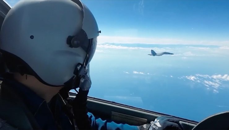 Çin ve ABD savaş uçakları Güney Çin Denizi’nde karşı karşıya geldi!