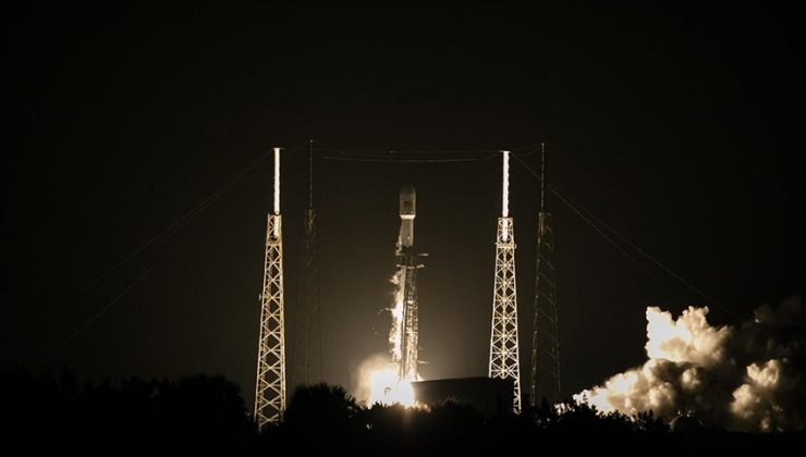 SpaceX, rakibi OneWeb için uzaya 40 internet uydusu fırlattı