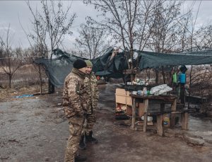Ukrayna Devlet Başkanı Zelenskiy, Donbas’ta sıcak çatışmaların sürdüğünü belirtti