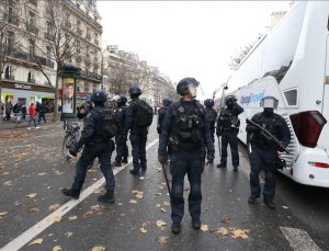 Paris saldırısının şüphelisi ‘cinayet’ ve ‘cinayete teşebbüs’ten tutuklu yargılanacak