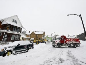 ABD’de kar fırtınası hava ve kara trafiğini felç etti