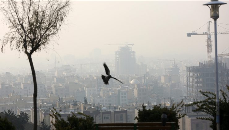 Tahran’da hava kirliliği “kırmızı alarm” seviyesinde