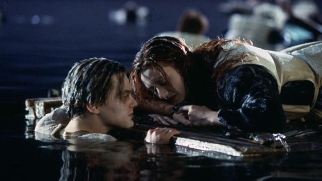 Titanic filminde Jack ölmek zorundaydı?