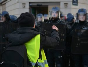 “Emeklilik reformu krizinden Cumhuriyetçileri sorumlu”